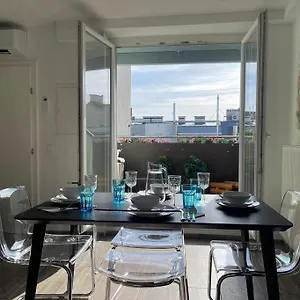 Dachgeschoss Fuer 4 Mit Terrasse , Viena Austria